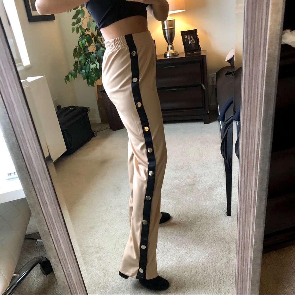 NEW WITH TAGS Button up wide leg dress pants - Picture 5 of 12